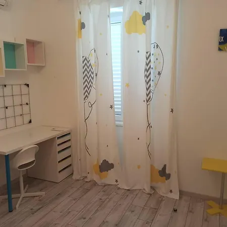 Novoureden Komforni Stan Od 90 M2 S Dvoristem Sibenik