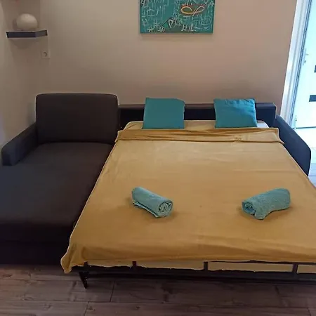 Novoureden Komforni Stan Od 90 M2 S Dvoristem * Sibenik