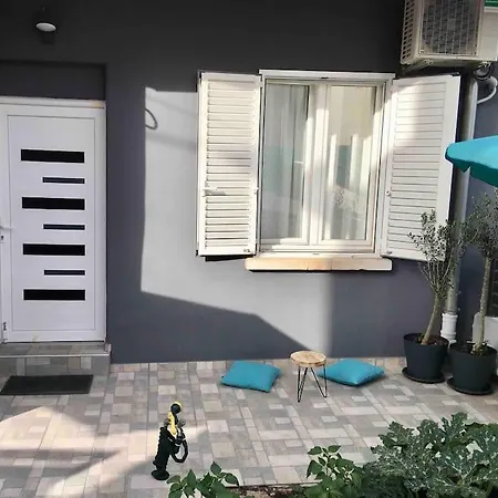 Apartment Novoureden Komforni Stan Od 90 M2 S Dvoristem *